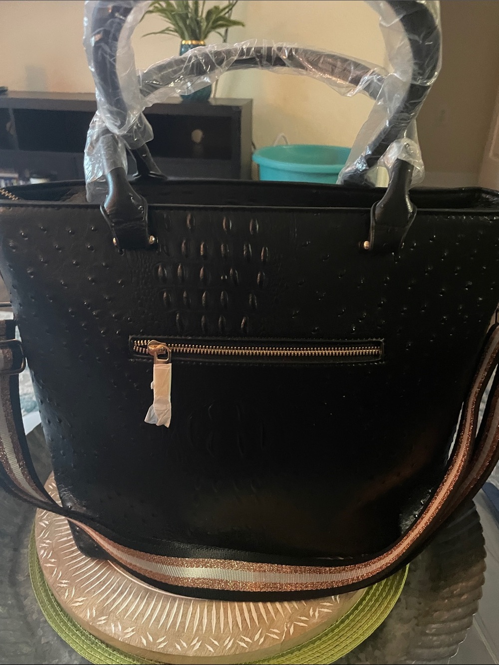 Faux Croc Embossed Tote - Picture 3 of 8
